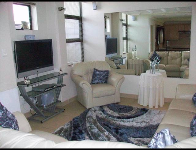 3 BEDROOM HOUSE FOR SALE IN HARTENBOS LANDGOED